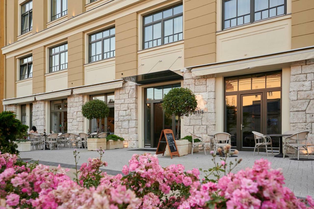 Artis Boutique Hotel Szombathely Exterior photo
